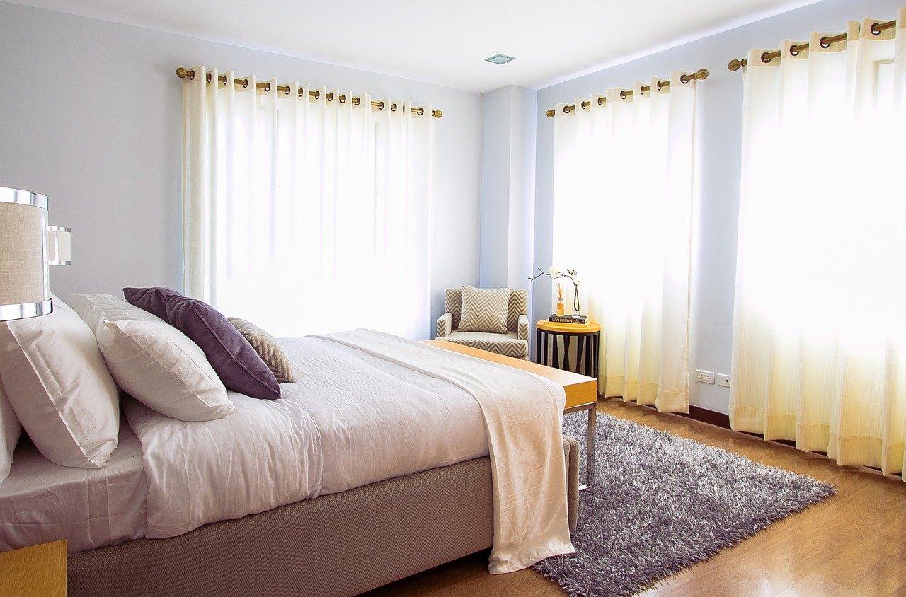 4 Things To Consider Before Buying Curtains For Your Bedroom